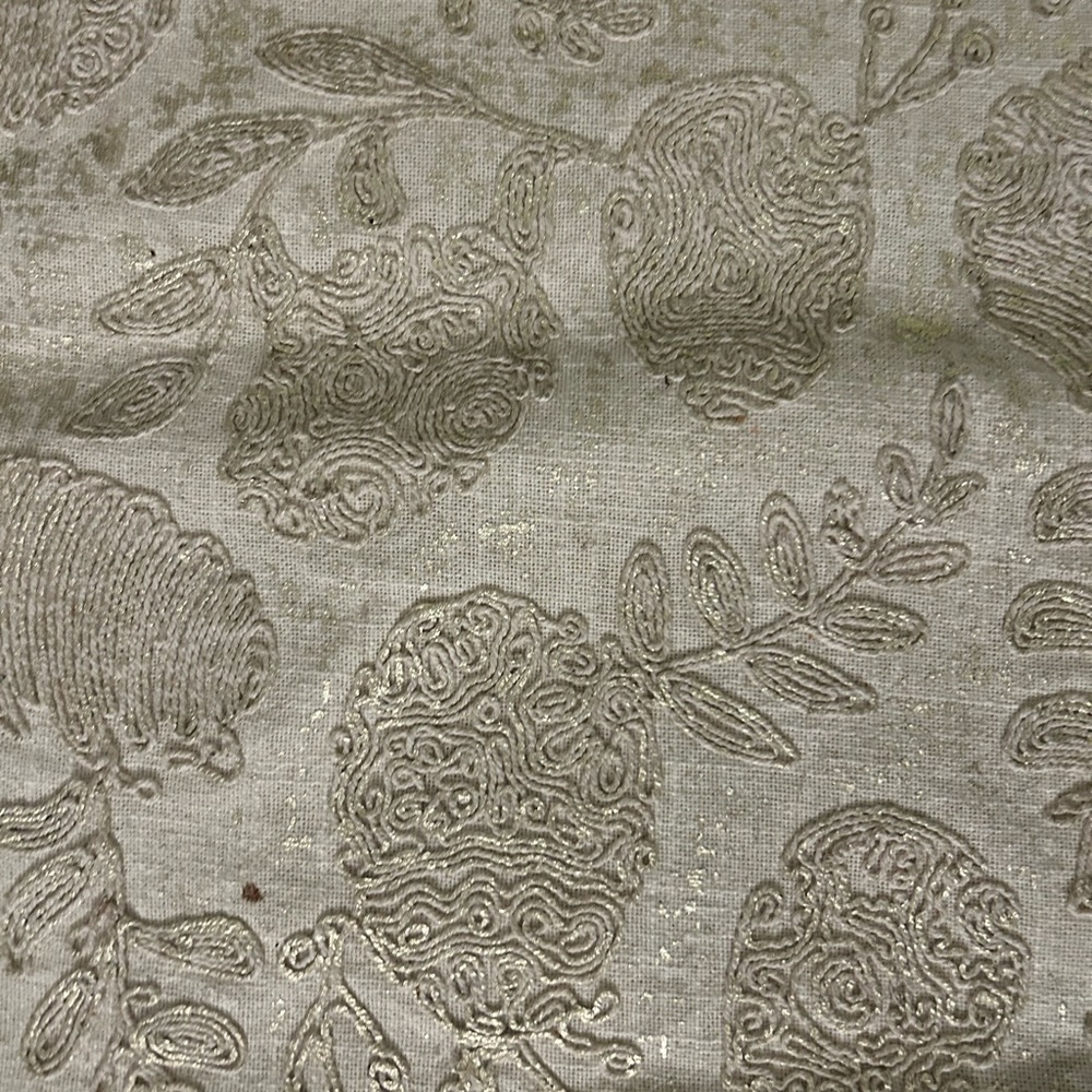 Table Runner - Picture 3 of 3
